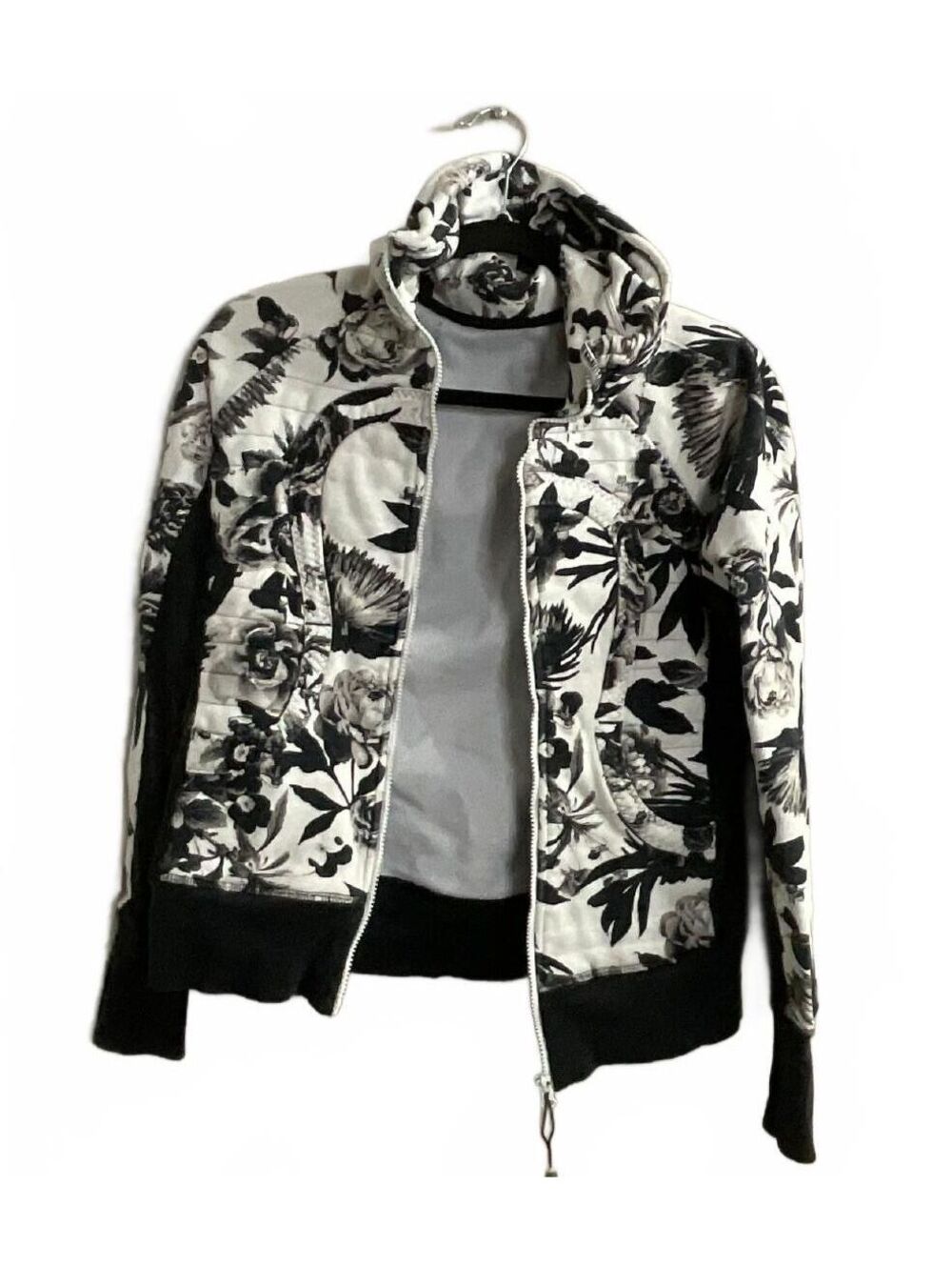 Black and white floral zip jacket size S